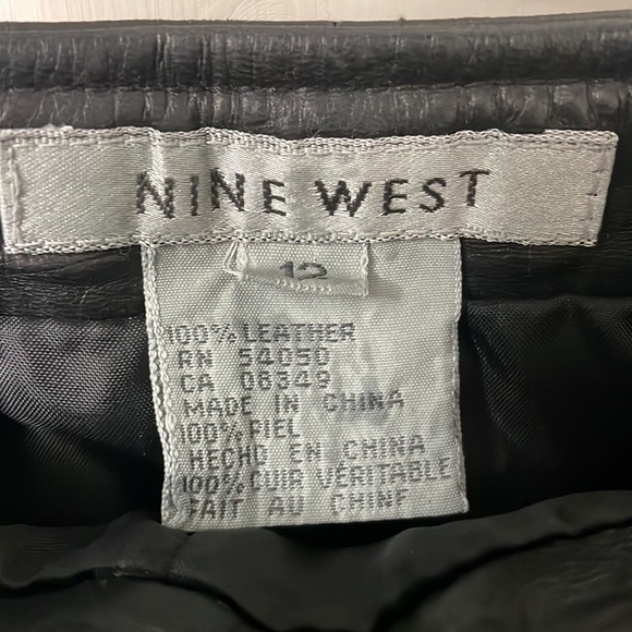 LUXURY 💯 % BLACK LEATHER SKIRT - Picture 3 of 8